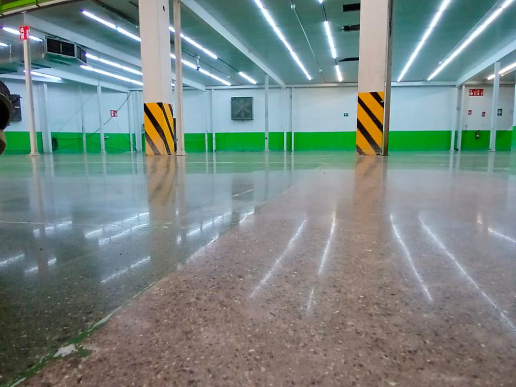 Trabajos realizados de hormigón pulido en Granada